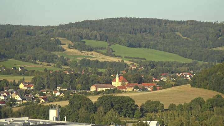 Neustadt in Sachsen Götzinger Höhe webcam frame captured 15 September 2026 at 5:37 pm GMT+2