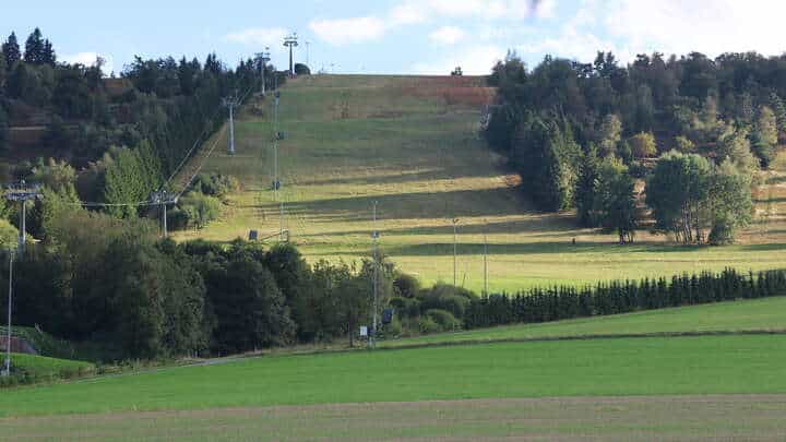 Willingen Base Station Ettelsberg-Seilbahn webcam frame captured 15 September 2026 at 5:41 pm GMT+2
