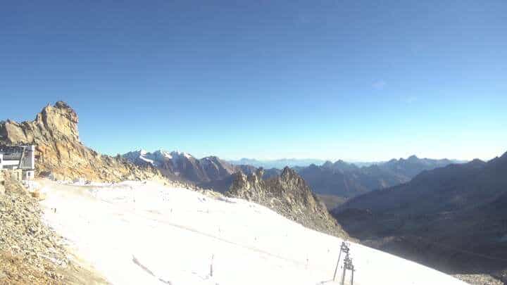 Hintertux (Zillertal) Gefrorene Wand webcam frame captured 15 September 2026 at 5:35 pm GMT+2
