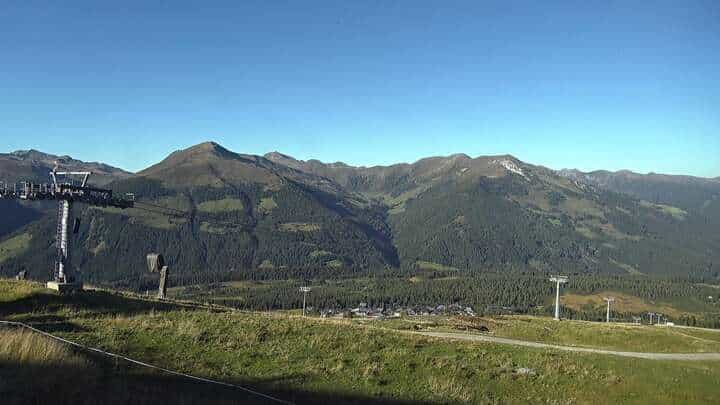 Krimml (Zillertalarena) Berggeistalm webcam frame captured 15 September 2026 at 5:36 pm GMT+2