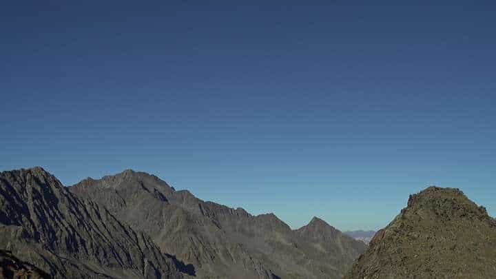 Neustift (Stubaier Gletscher) Daunjoch webcam frame captured 15 September 2026 at 5:37 pm GMT+2