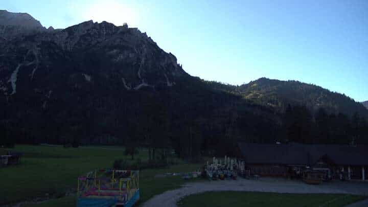 Prags Skilifte Prags webcam frame captured 15 September 2026 at 5:40 pm GMT+2