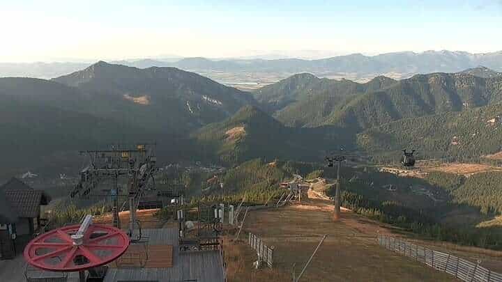 Demänovská Dolina (Jasná North) Jasná - Luková webcam frame captured 15 September 2026 at 5:33 pm GMT+2