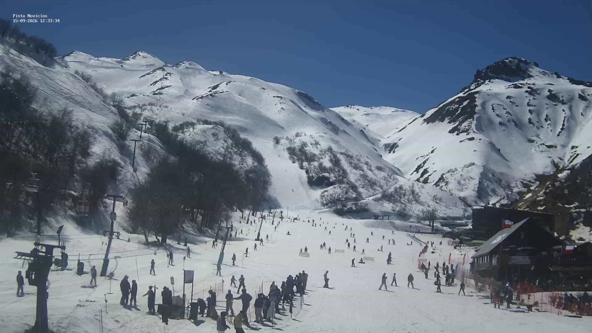 Nevados de Chillán Novicios Slope webcam frame captured 15 September 2026 at 12:33 pm GMT-3