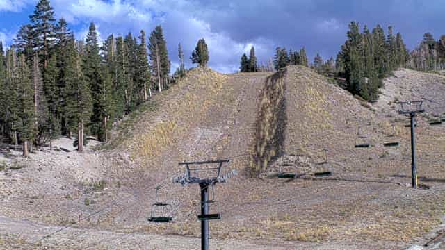 Mammoth Mountain Main Lodge webcam frame captured 5 October 2026 at 4:18 pm GMT-7