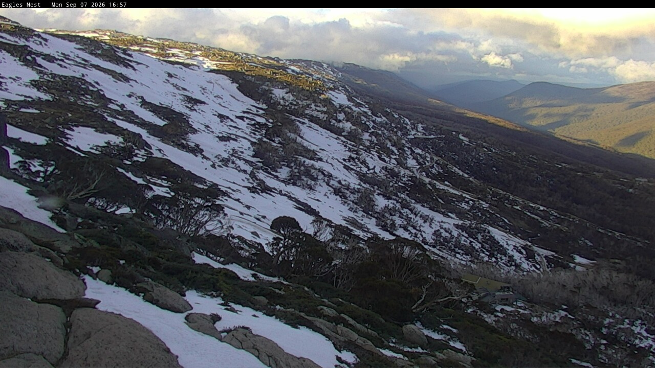 Thredbo Central Spur snow cam captured at 7 September 2026 at 5:04 pm AEST