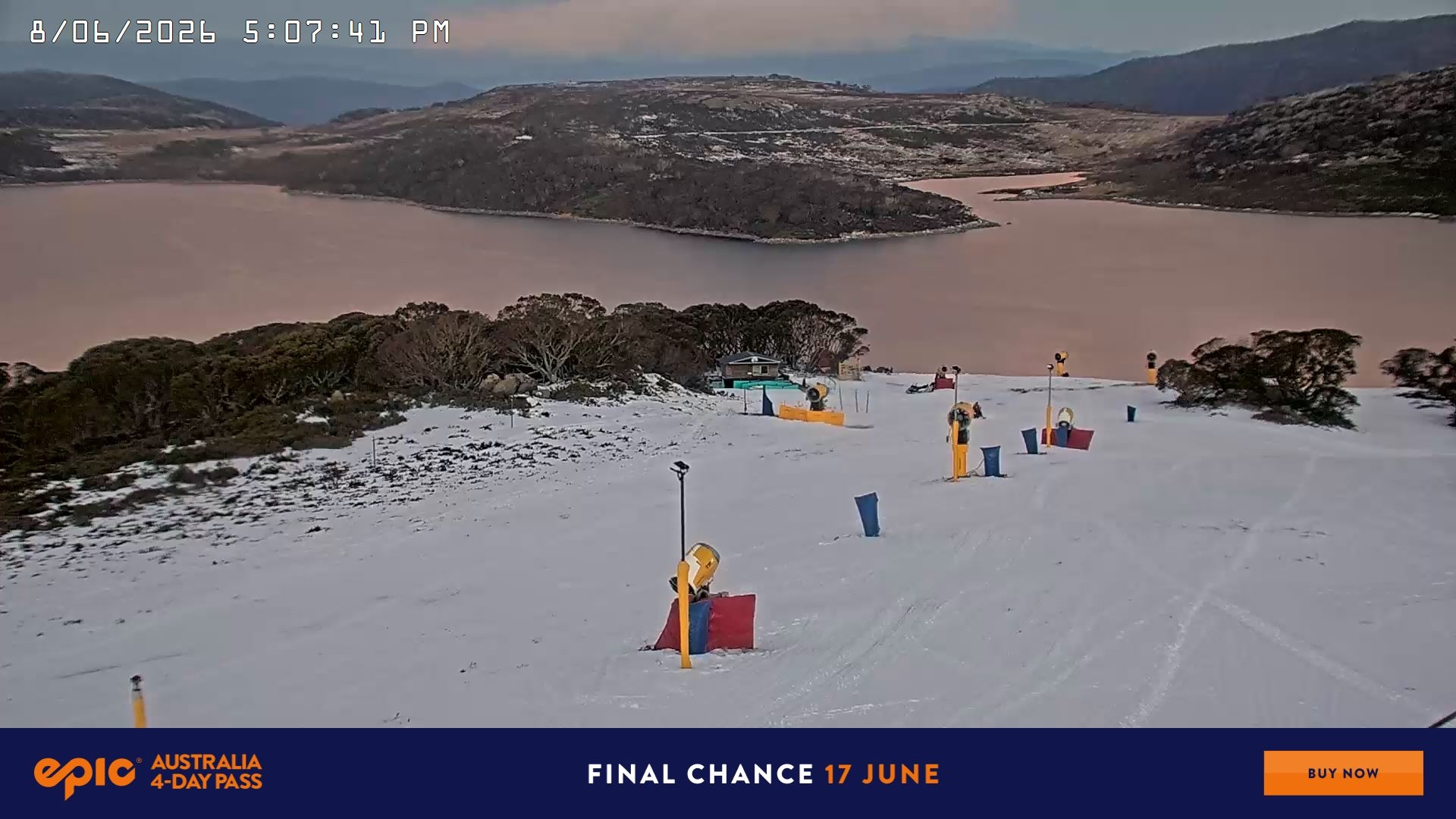 Falls Creek Drover's Dream Lake View snow cam captured at 8 June 2026 at 6:22 pm AEST