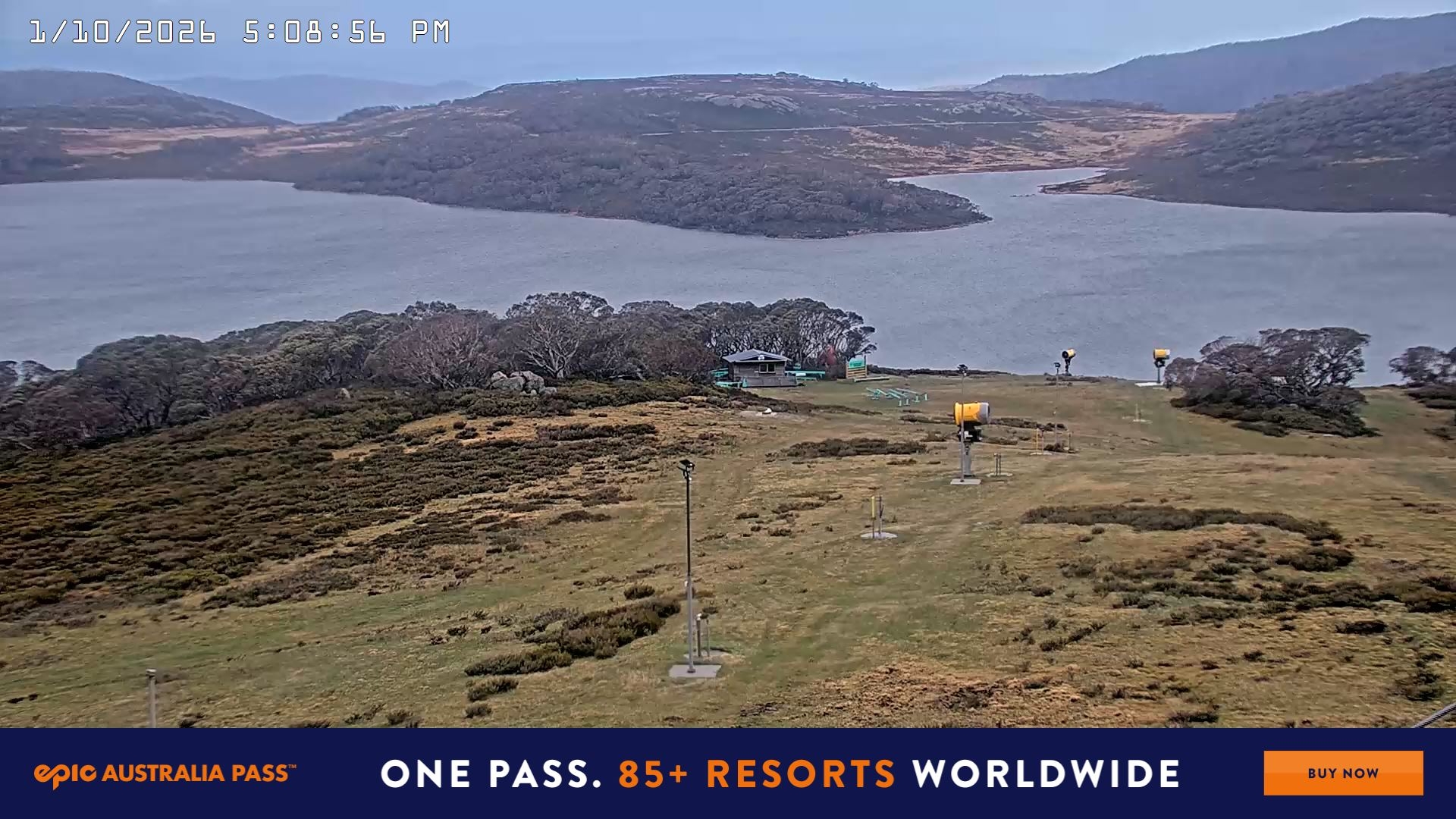 Falls Creek Drover's Dream Lake View snow cam captured at 1 October 2026 at 5:18 pm AEST