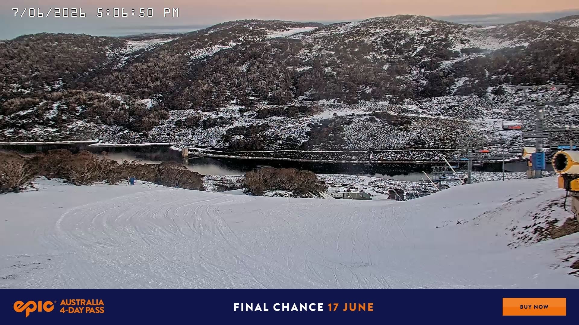 Falls Creek Main Street snow cam captured at 7 June 2026 at 11:05 pm AEST