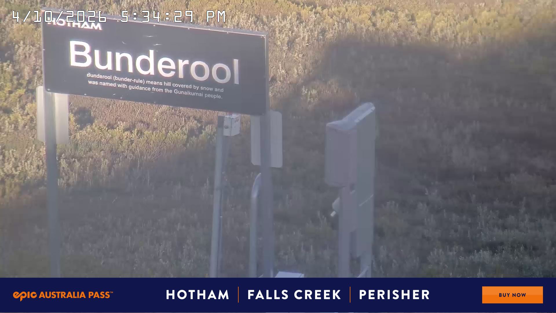Mt Hotham Hotham Heights snow cam captured at 4 October 2026 at 5:35 pm AEDT