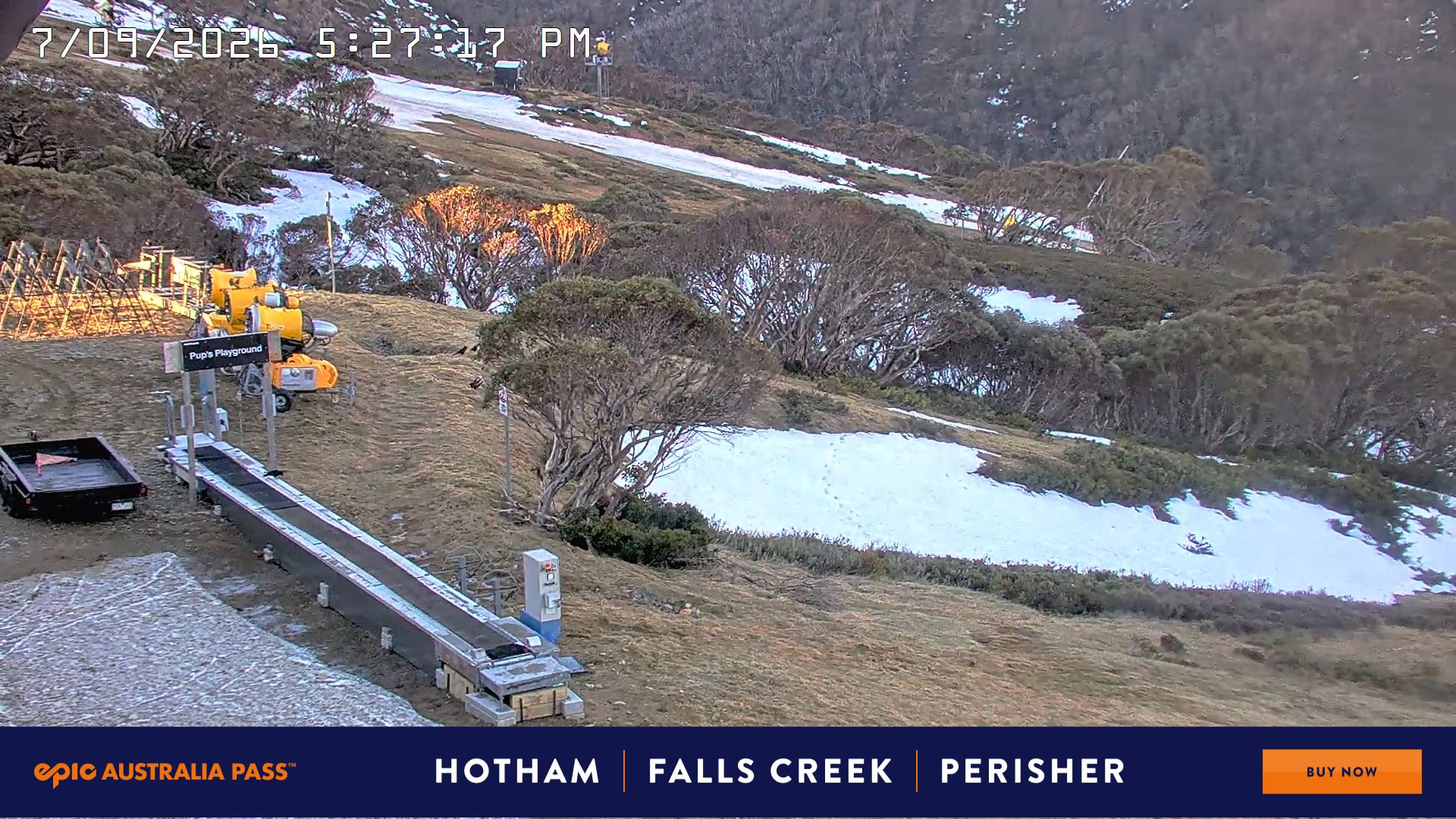 Mt Hotham Pup's and Sun Run snow cam captured at 7 September 2026 at 5:32 pm AEST