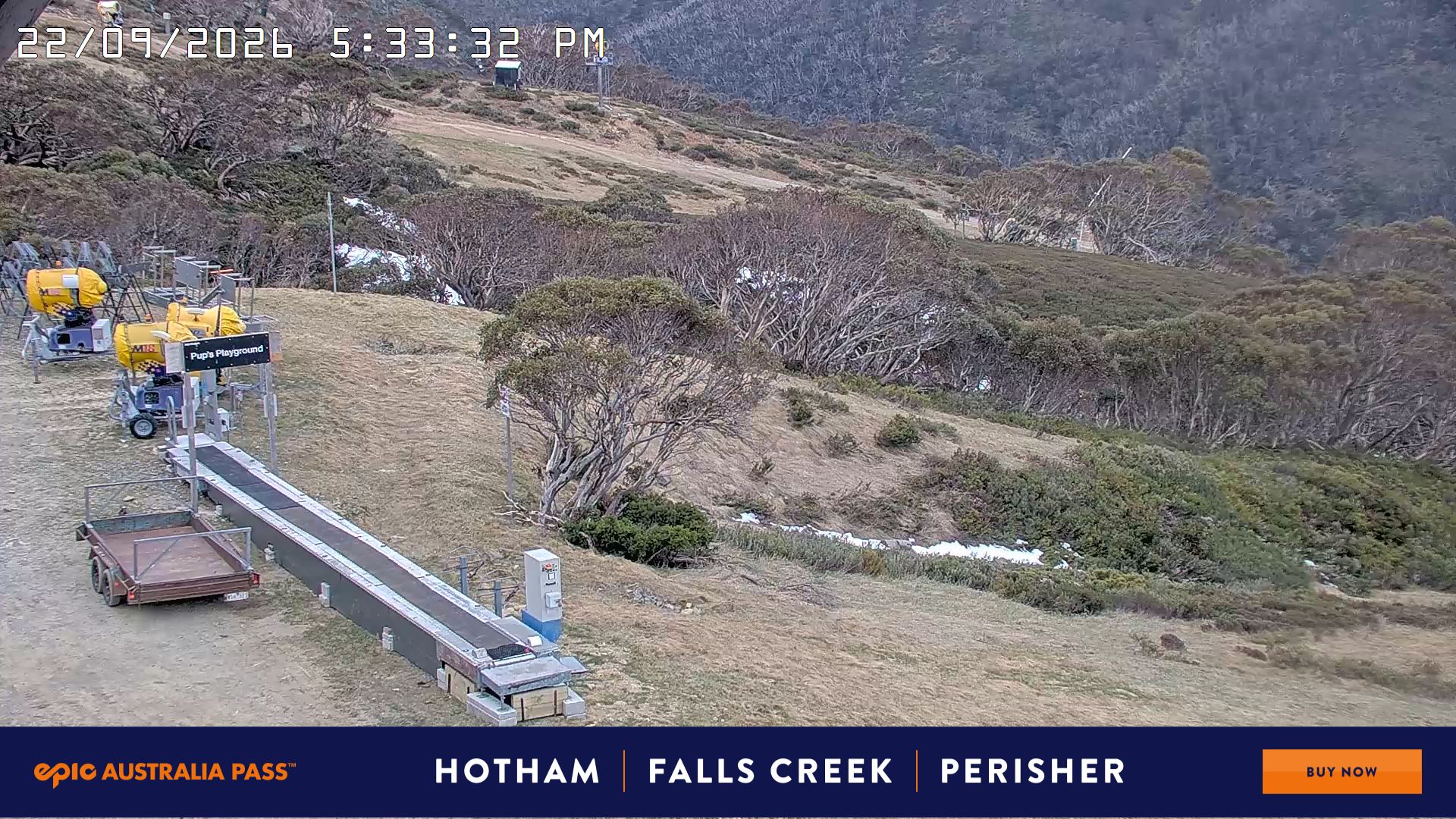 Mt Hotham Pup's and Sun Run snow cam captured at 22 September 2026 at 5:40 pm AEST