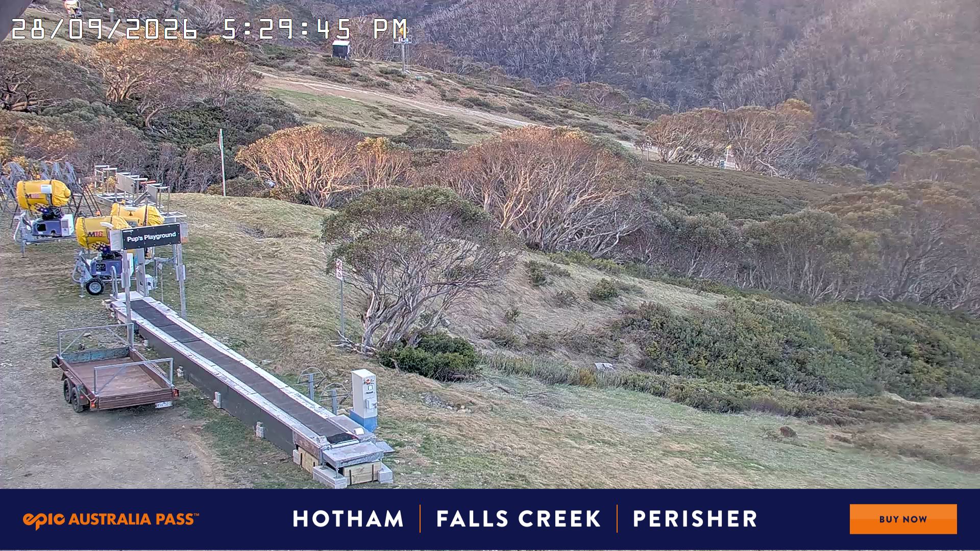 Mt Hotham Pup's and Sun Run snow cam captured at 28 September 2026 at 5:39 pm AEST