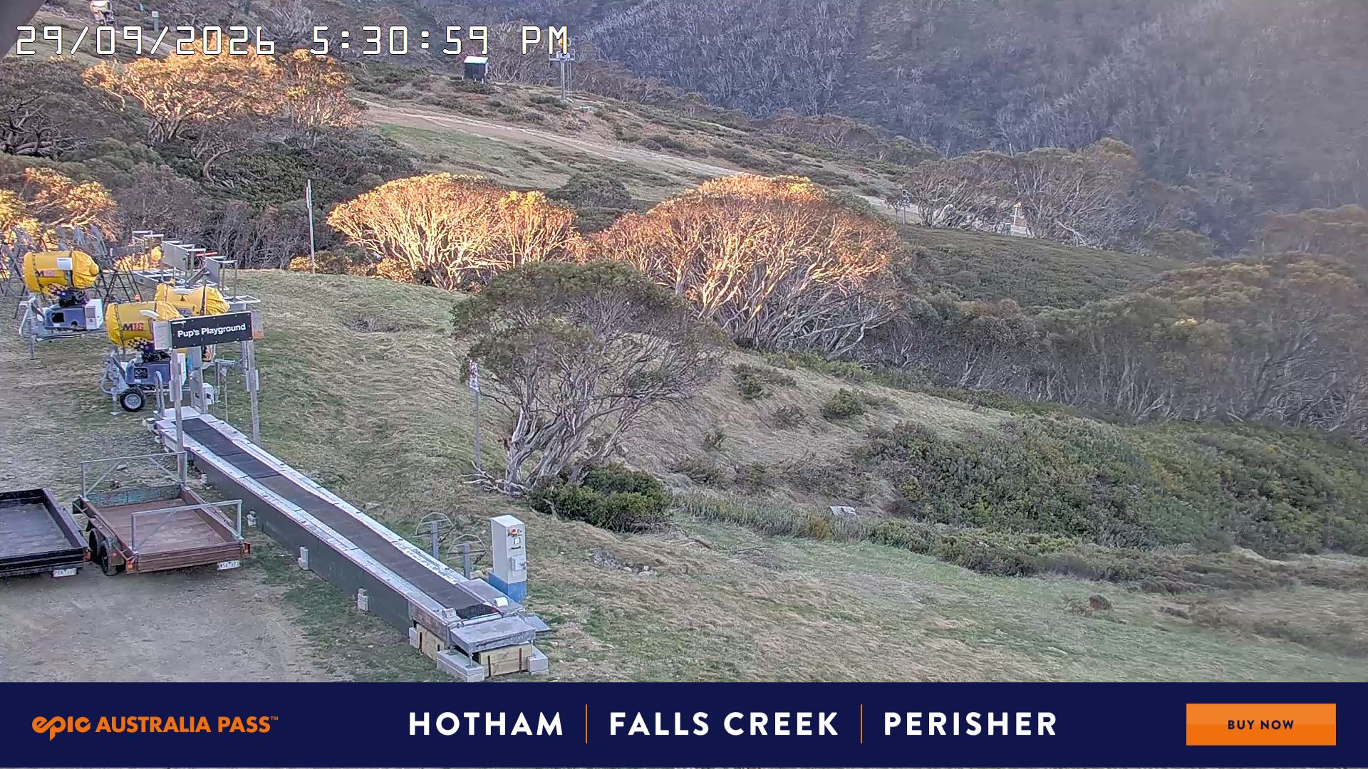Mt Hotham Pup's and Sun Run snow cam captured at 29 September 2026 at 5:37 pm AEST