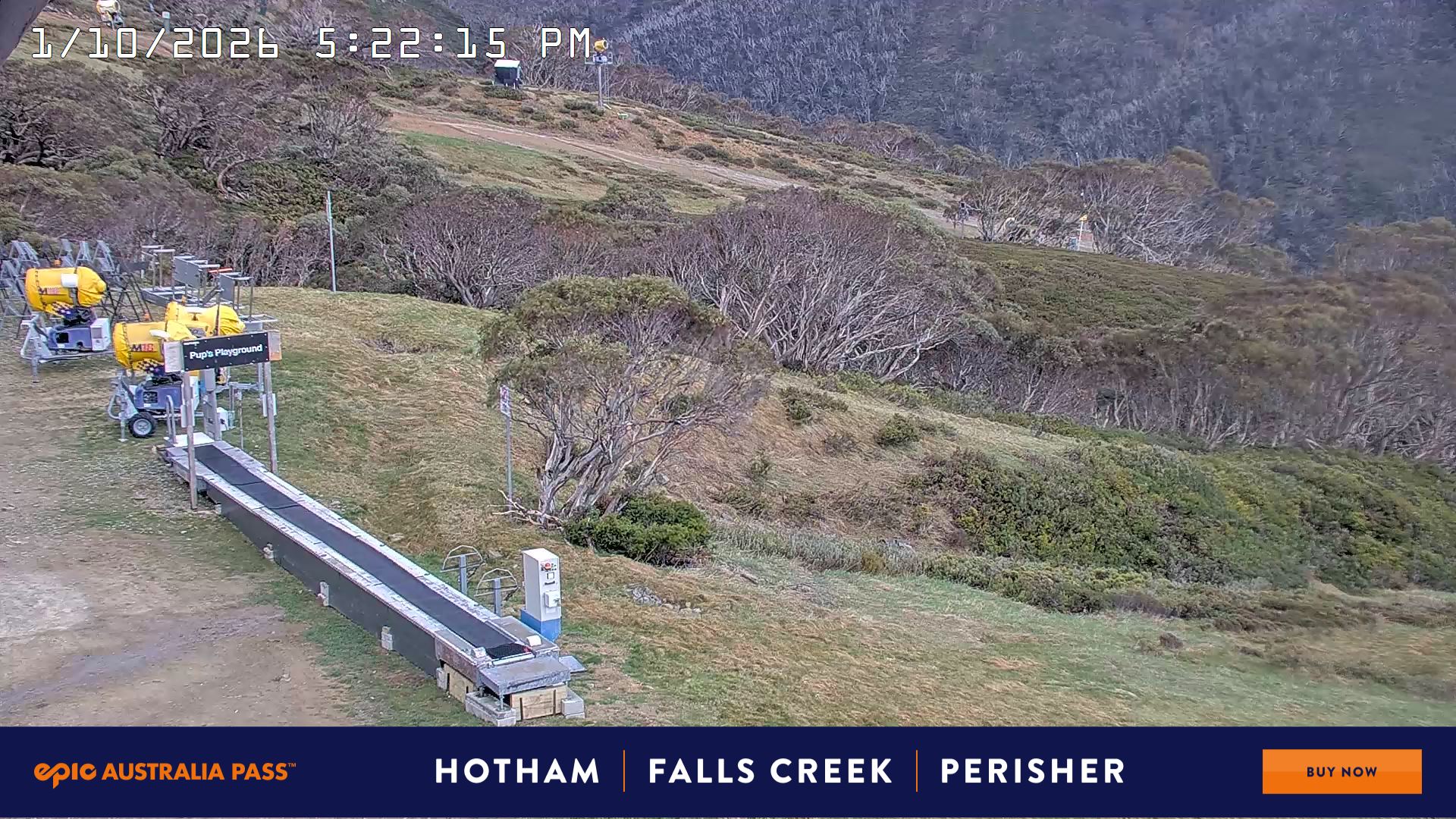 Mt Hotham Pup's and Sun Run snow cam captured at 1 October 2026 at 5:37 pm AEST
