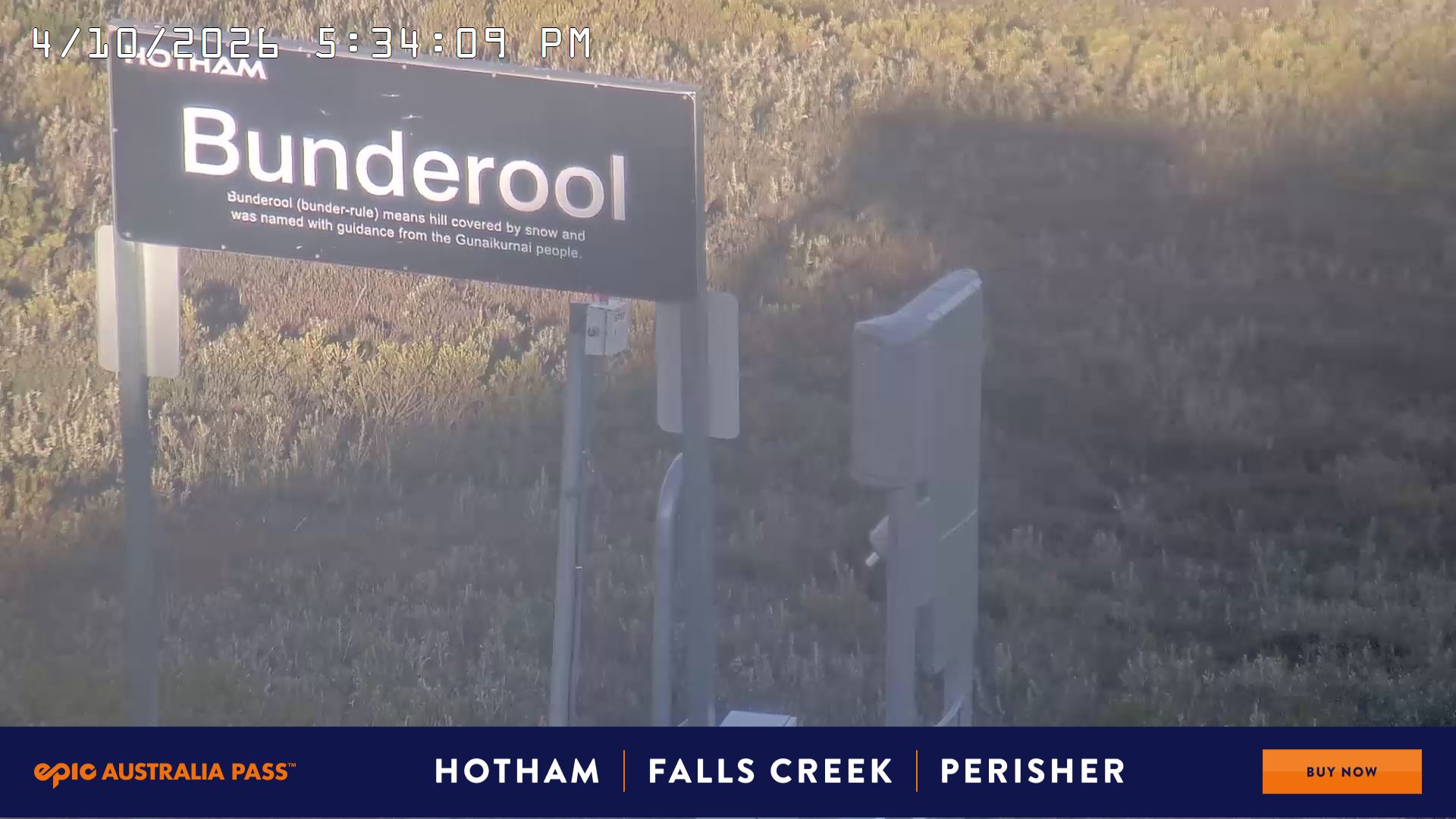 Mt Hotham Pup's and Sun Run snow cam captured at 4 October 2026 at 5:35 pm AEDT