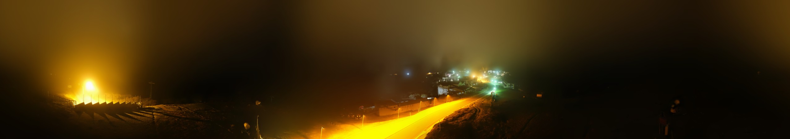 Mt Hotham Mt Hotham Summit 360 snow cam captured at 4 October 2026 at 11:45 pm AEDT