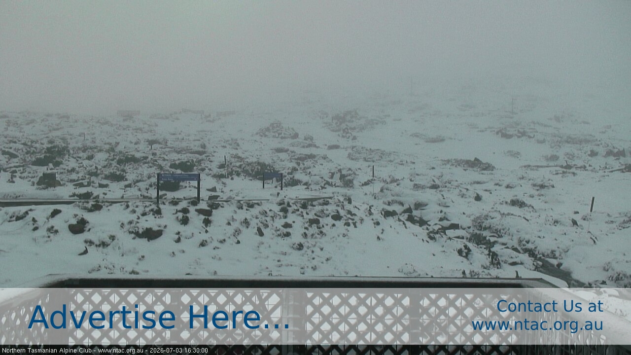 Ben Lomond NTAC Top Slopes snow cam captured at 3 July 2026 at 4:42 pm AEST