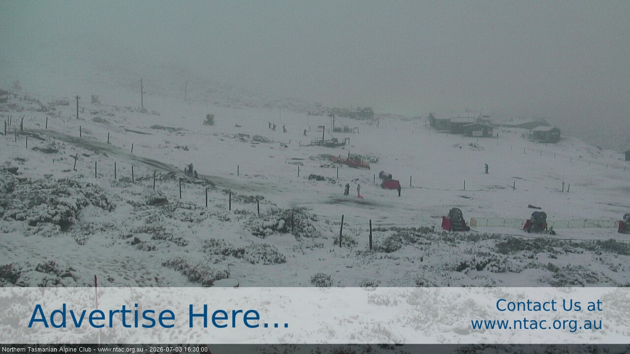Ben Lomond NTAC Front Slopes snow cam captured at 3 July 2026 at 4:42 pm AEST