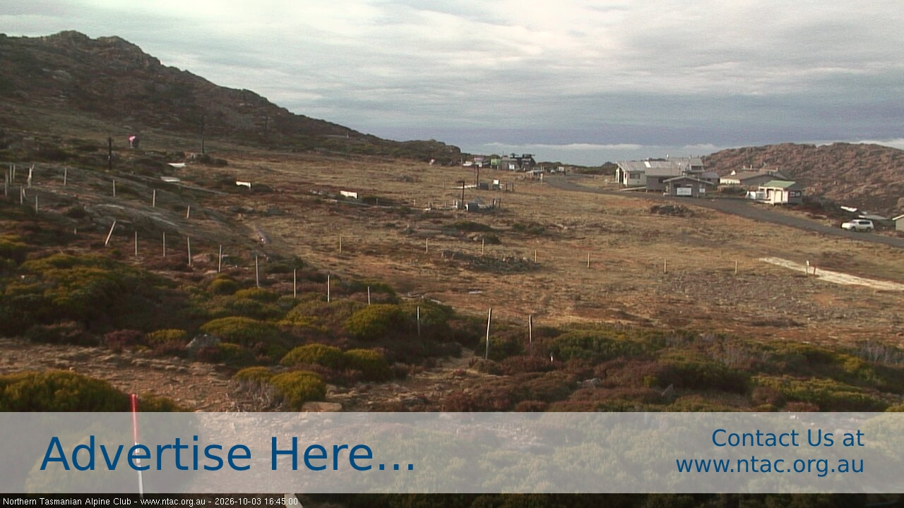 Ben Lomond NTAC Front Slopes snow cam captured at 3 October 2026 at 4:47 pm AEST