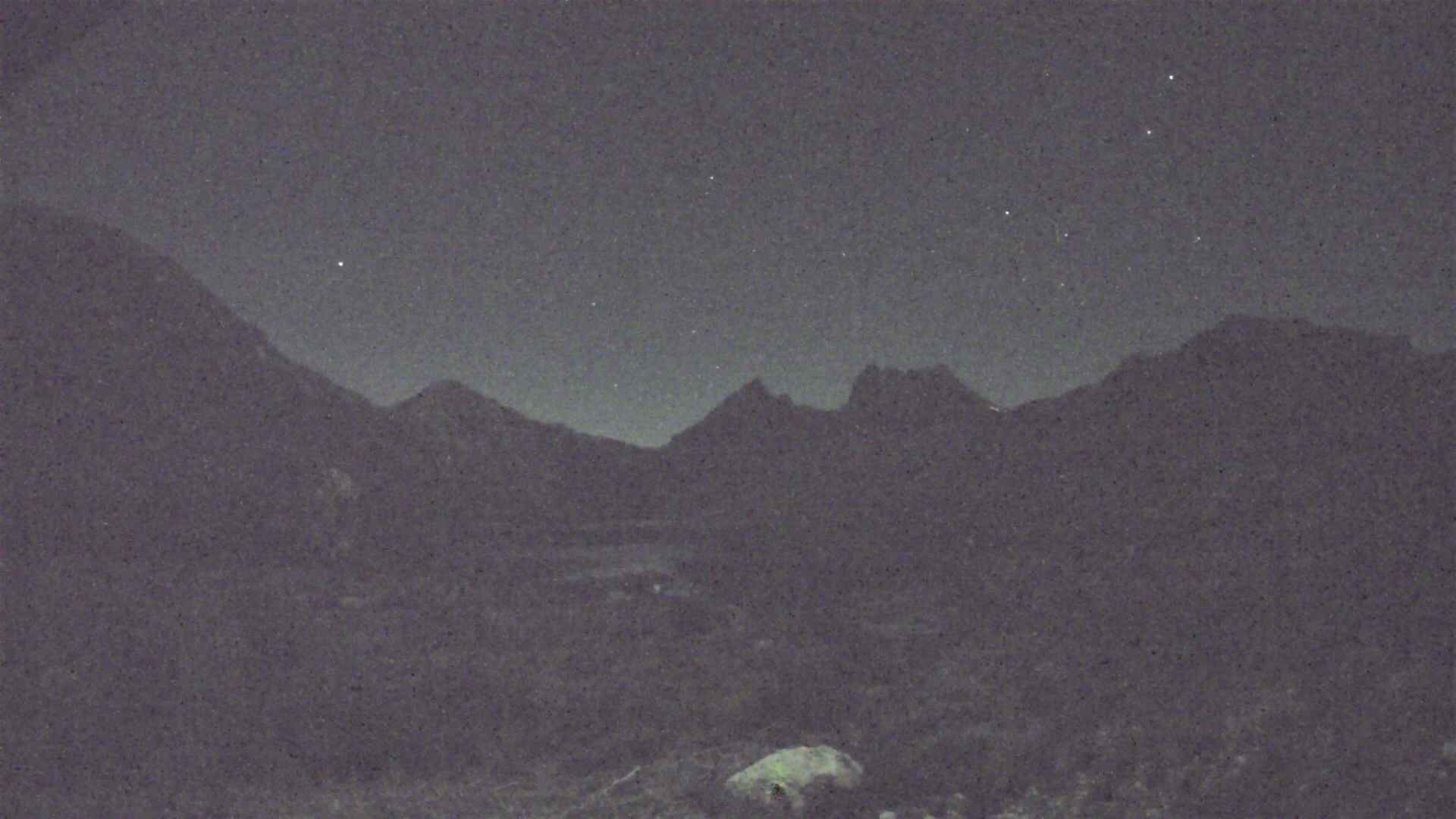 Cradle Mountain Dove Lake Carpark snow cam captured at 26 August 2026 at 11:53 pm AEST