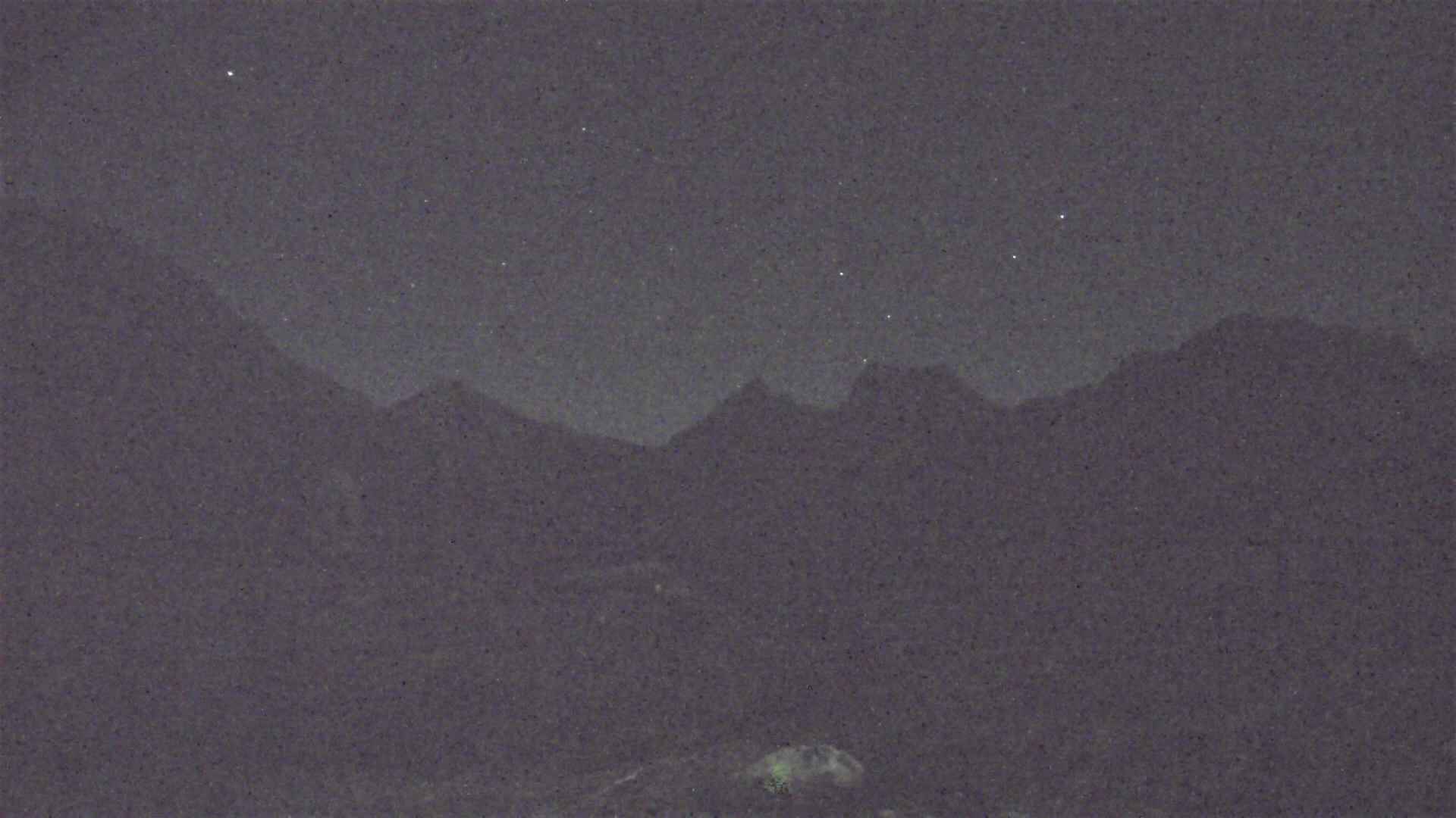 Cradle Mountain Dove Lake Carpark snow cam captured at 22 September 2026 at 11:57 pm AEST