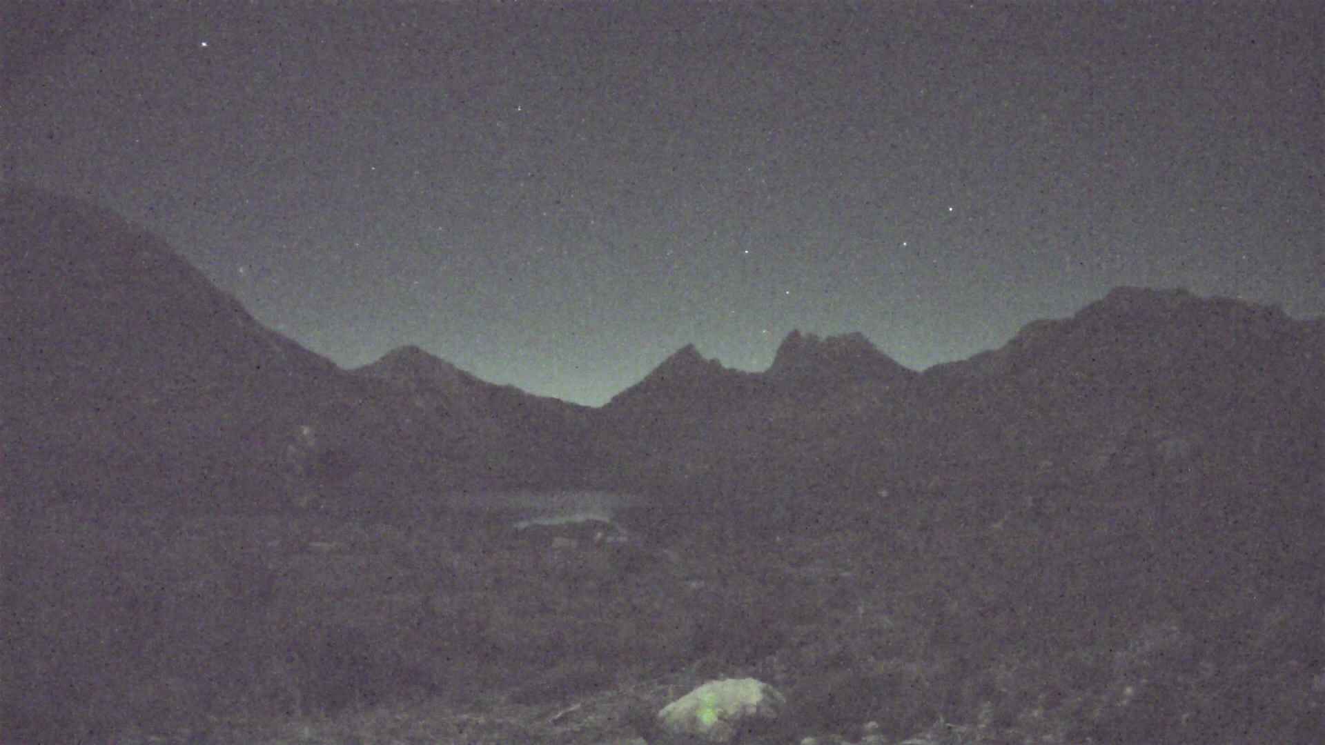 Cradle Mountain Dove Lake Carpark snow cam captured at 27 September 2026 at 11:45 pm AEST