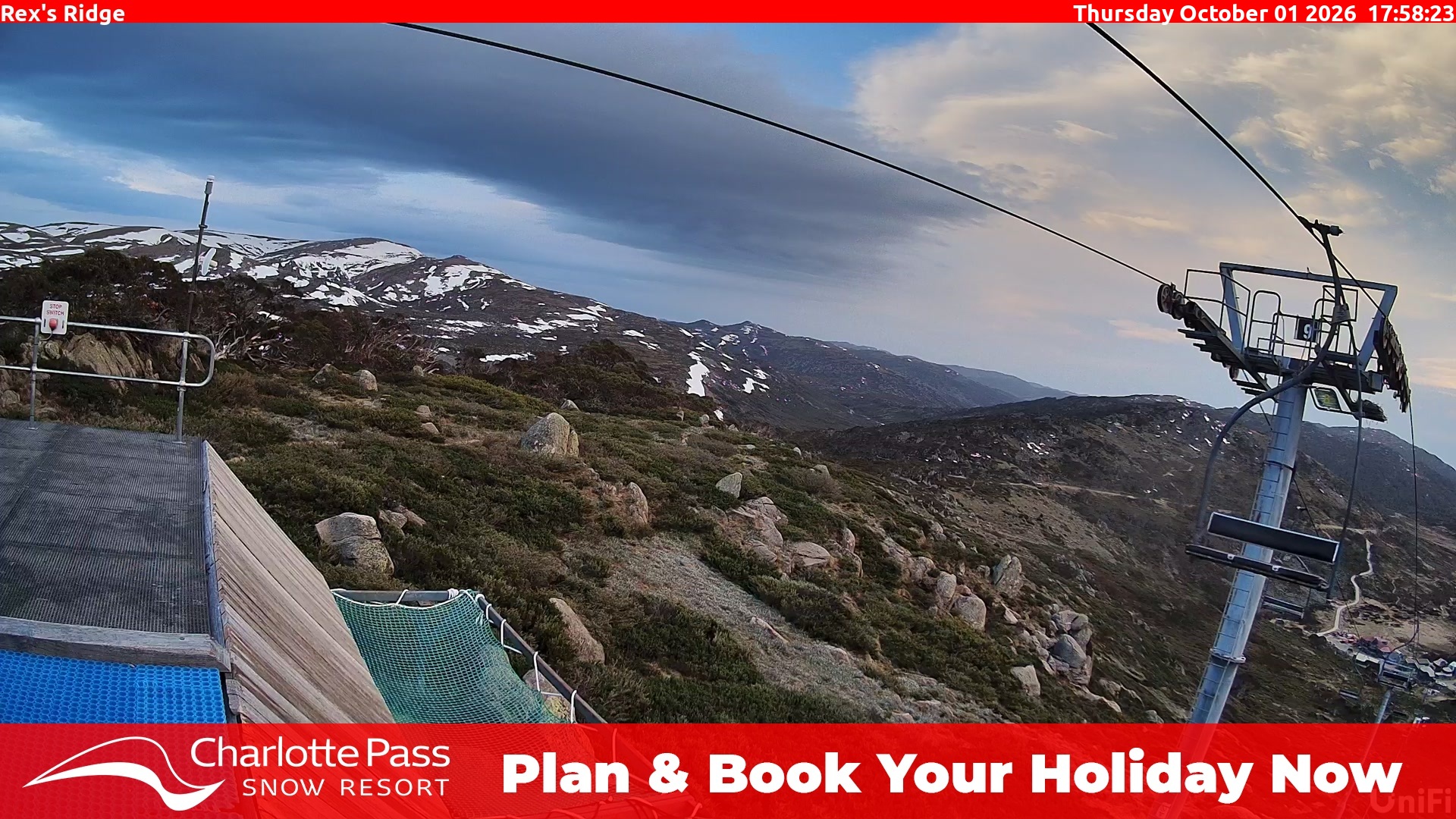Charlotte Pass Rex's Ridge snow cam captured at 1 October 2026 at 6:10 pm AEST