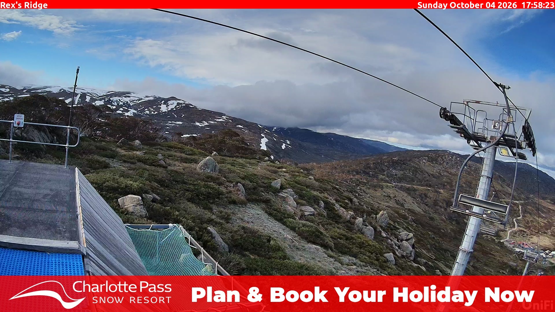 Charlotte Pass Rex's Ridge snow cam captured at 4 October 2026 at 6:01 pm AEDT