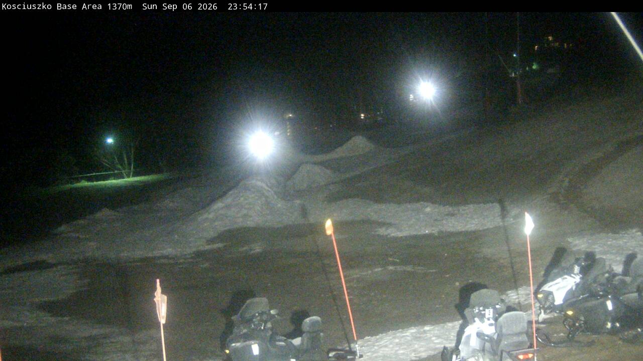 Thredbo Kosciuszko Chairlift – Lower Super Trail snow cam captured at 6 September 2026 at 11:59 pm AEST