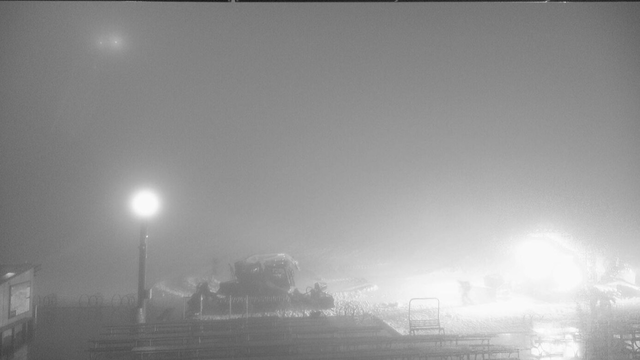 Coronet Peak Coronet Peak snow cam captured at 6 September 2026 at 11:52 pm NZST