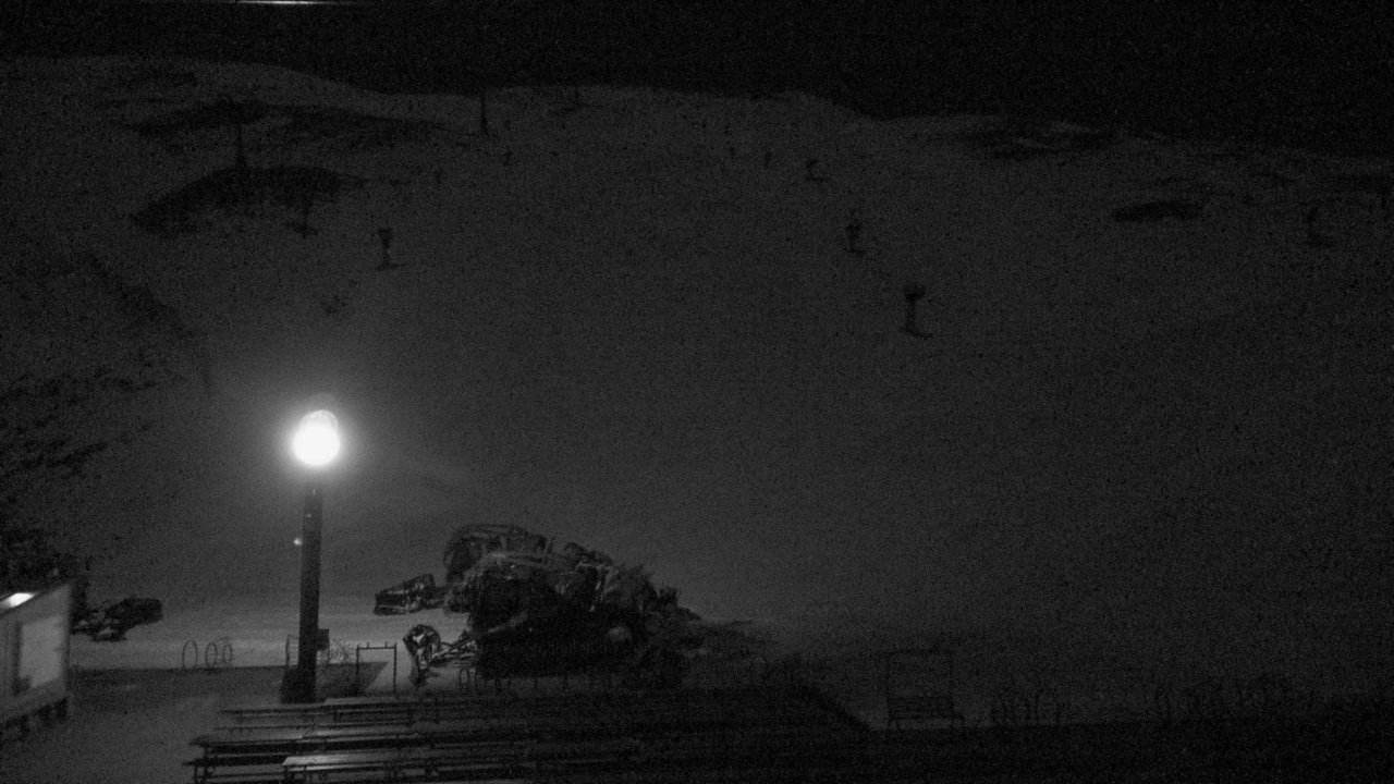 Coronet Peak Coronet Peak snow cam captured at 22 September 2026 at 9:26 pm NZST