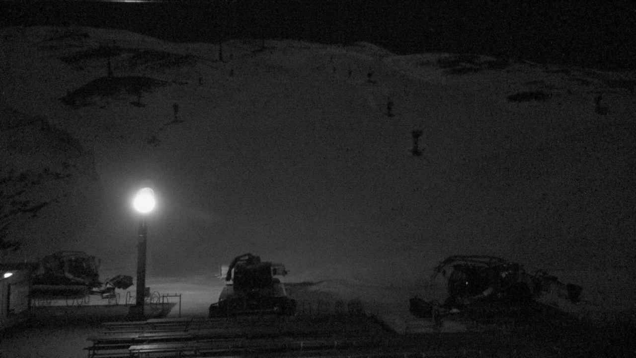Coronet Peak Coronet Peak snow cam captured at 23 September 2026 at 11:39 pm NZST