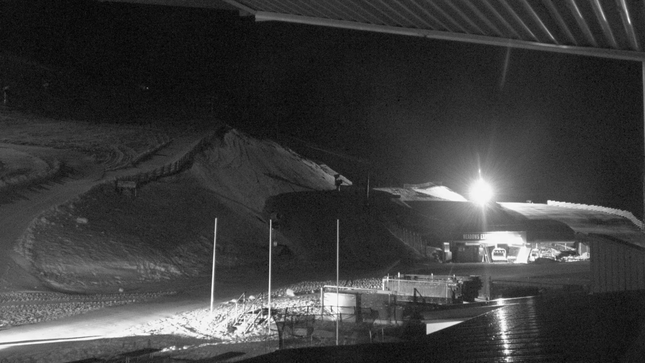 Coronet Peak Meadows Base snow cam captured at 9 September 2026 at 9:46 pm NZST