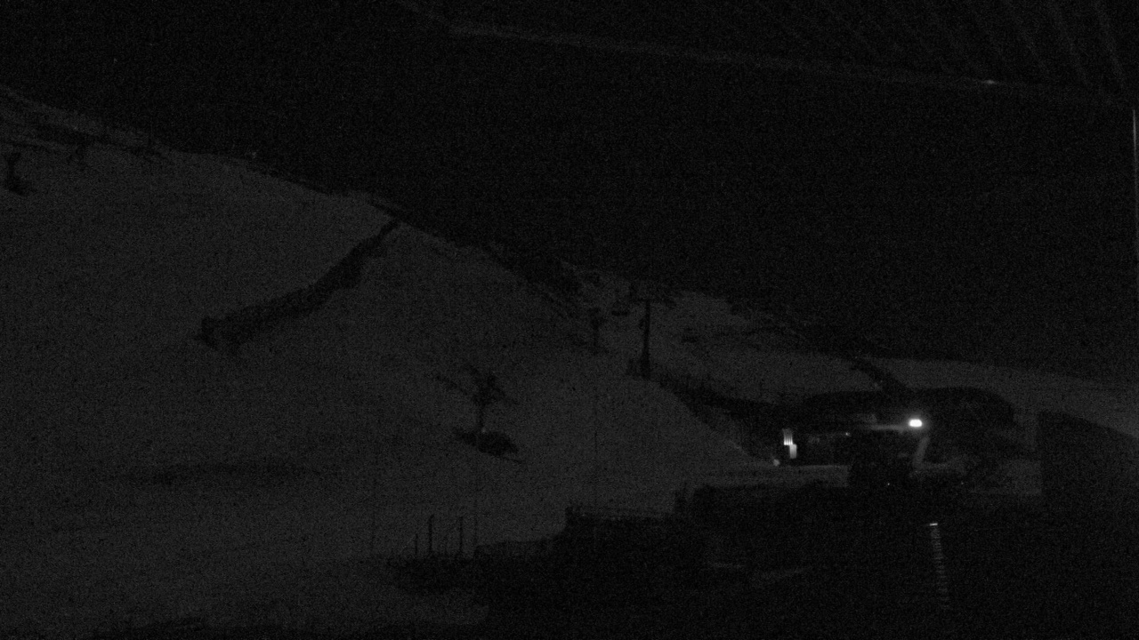 Coronet Peak Meadows Base snow cam captured at 23 September 2026 at 9:38 pm NZST