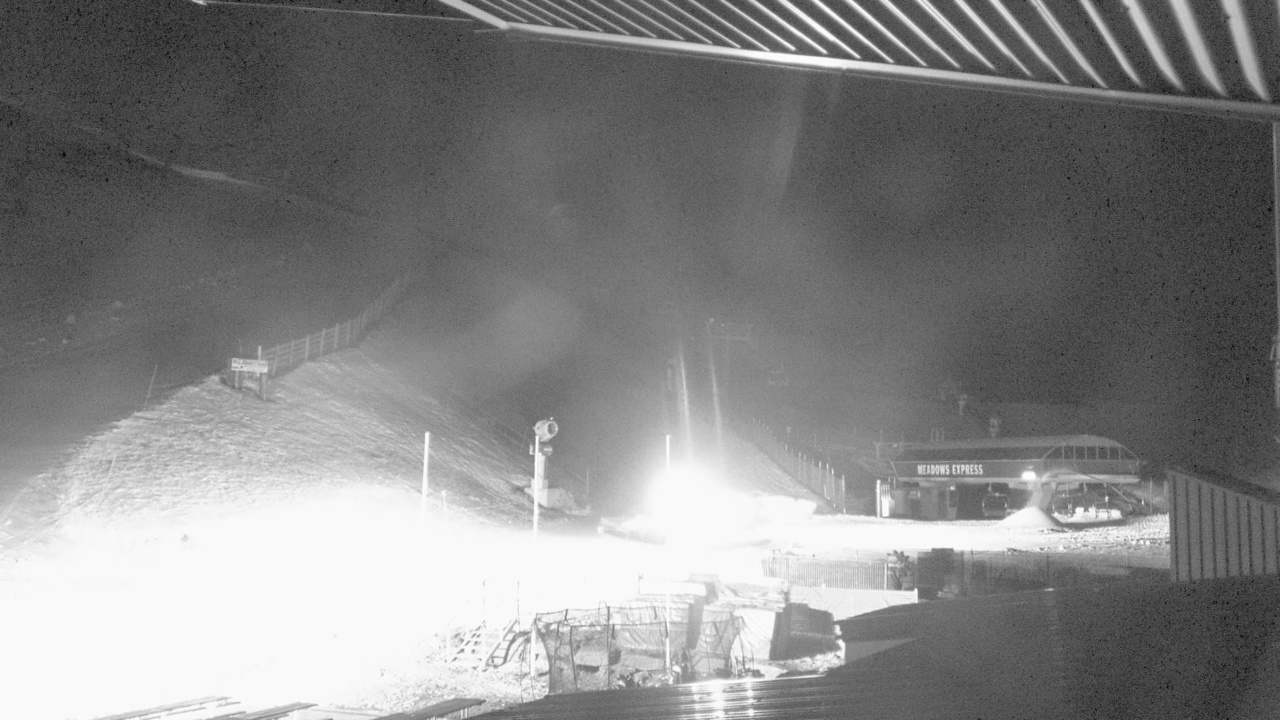 Coronet Peak Meadows Base snow cam captured at 24 September 2026 at 9:43 pm NZST