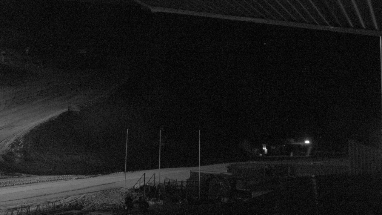 Coronet Peak Meadows Base snow cam captured at 29 September 2026 at 11:31 pm NZDT
