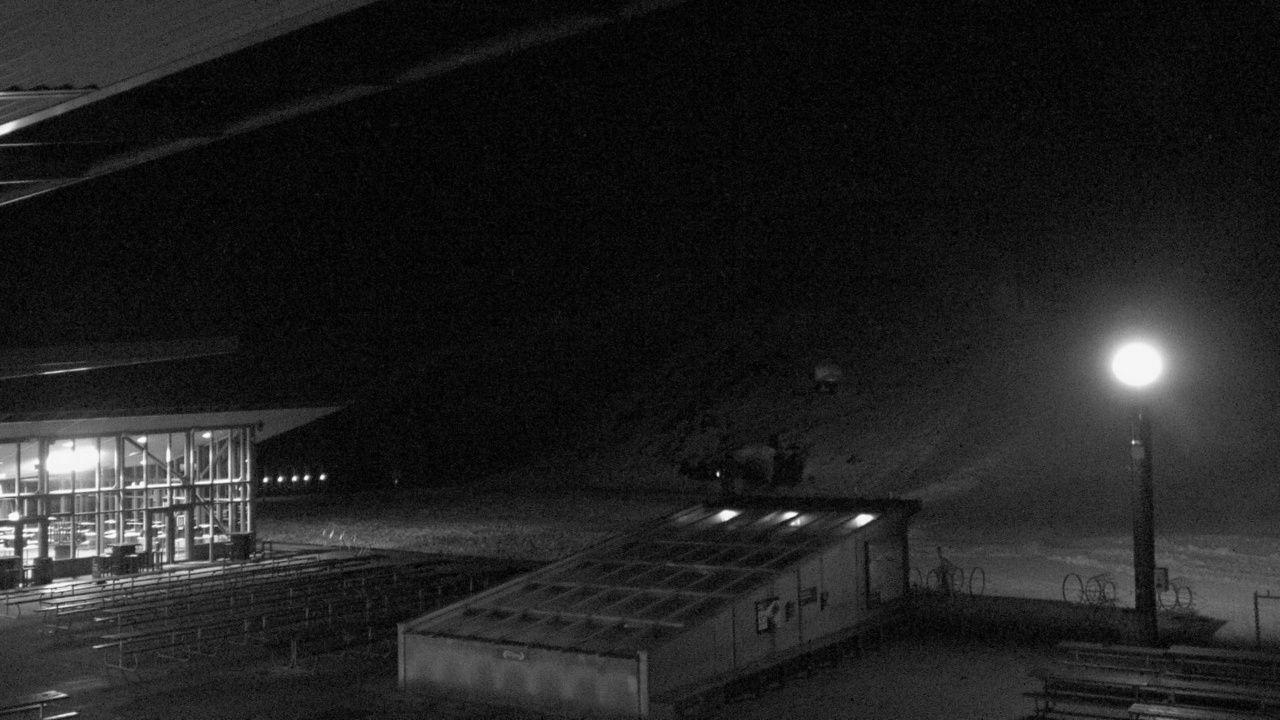 Coronet Peak Coronet Express snow cam captured at 7 September 2026 at 9:33 pm NZST