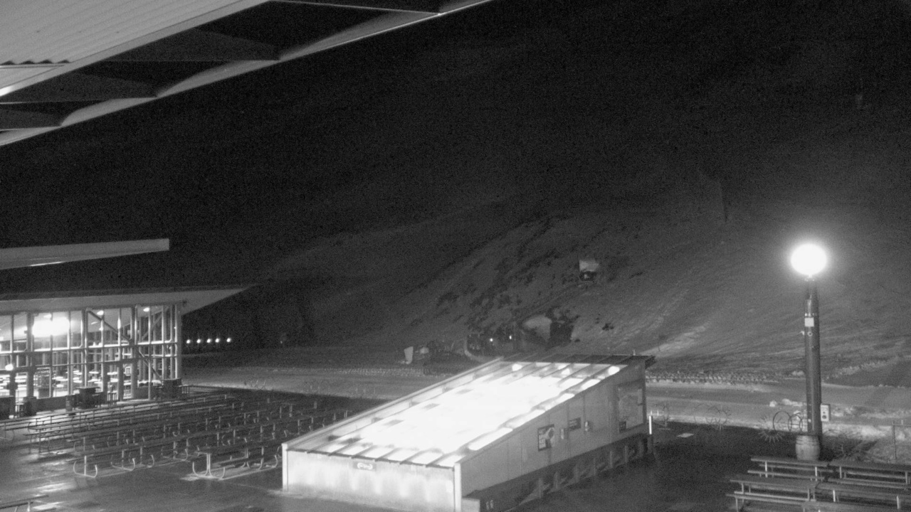 Coronet Peak Coronet Express snow cam captured at 9 September 2026 at 11:58 pm NZST