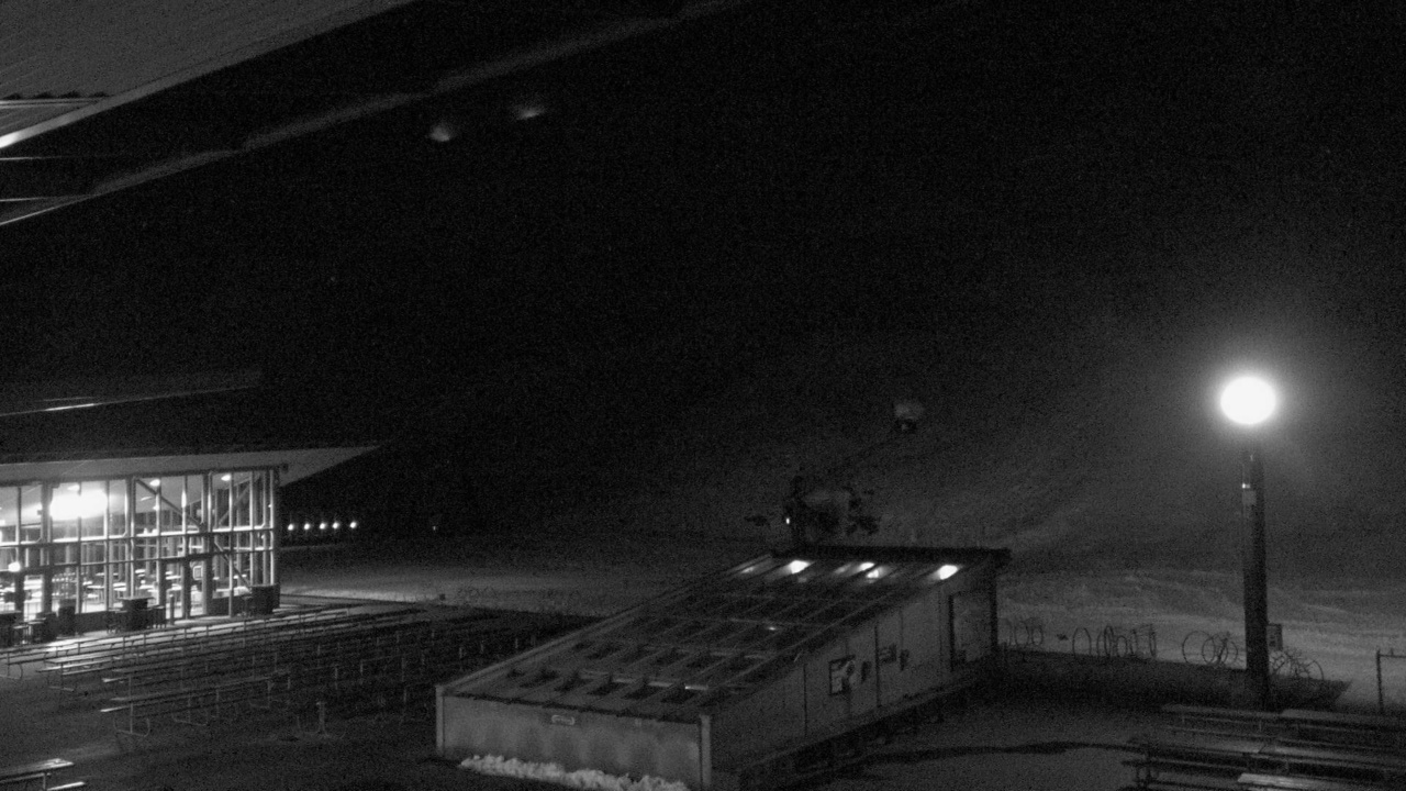Coronet Peak Coronet Express snow cam captured at 10 September 2026 at 9:35 pm NZST