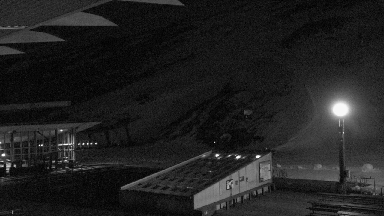 Coronet Peak Coronet Express snow cam captured at 24 September 2026 at 11:33 pm NZST