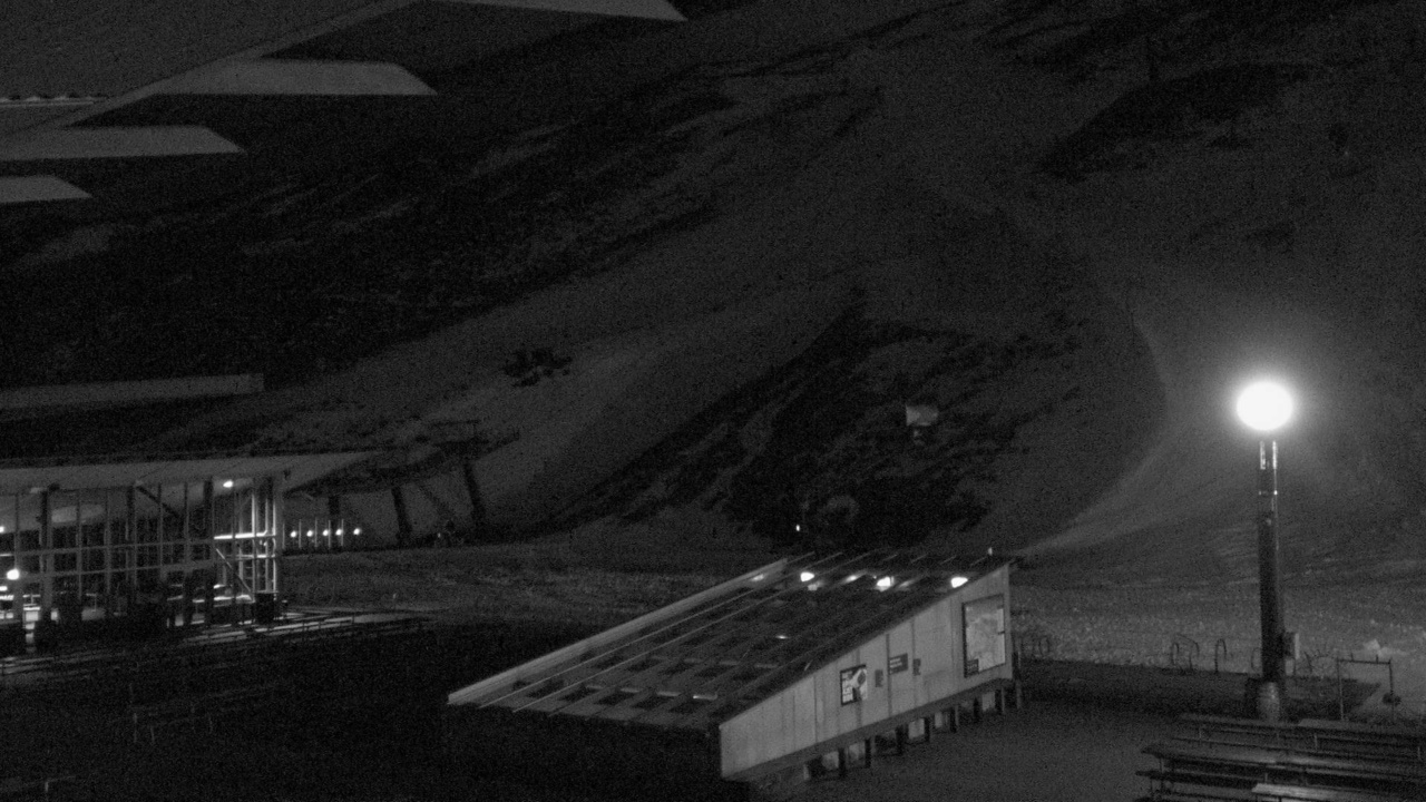 Coronet Peak Coronet Express snow cam captured at 26 September 2026 at 9:34 pm NZST