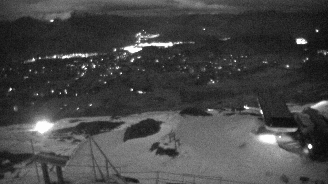 Coronet Peak Coronet Peak Summit snow cam captured at 26 September 2026 at 9:34 pm NZST