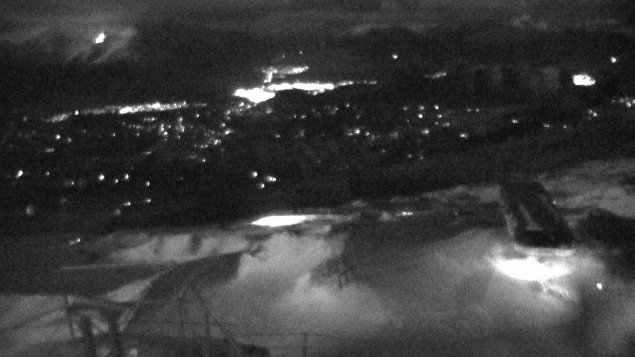 Coronet Peak Coronet Peak Summit snow cam captured at 27 September 2026 at 10:05 pm NZDT