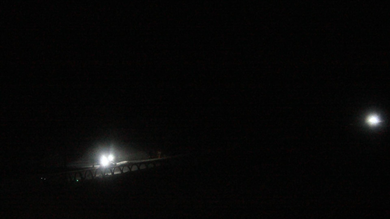 The Remarkables Base Area – Towards Sugar Basin snow cam captured at 27 September 2026 at 9:31 pm NZDT