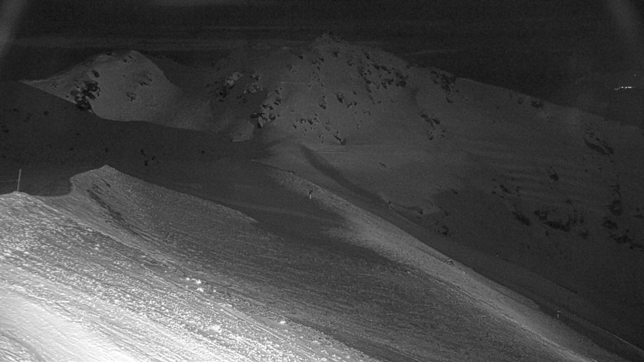 The Remarkables Shadow Basin snow cam captured at 14 September 2026 at 11:44 pm NZST