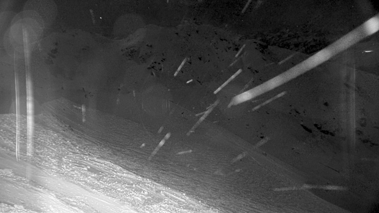 The Remarkables Shadow Basin snow cam captured at 17 September 2026 at 11:49 pm NZST