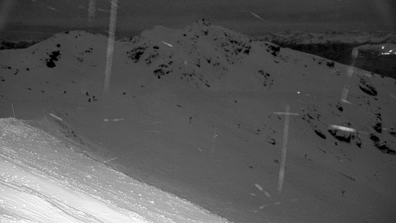 The Remarkables Shadow Basin snow cam captured at 20 September 2026 at 9:05 pm NZST