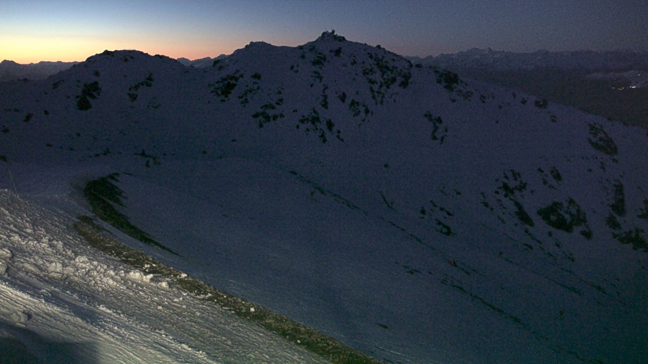 The Remarkables Shadow Basin snow cam captured at 4 October 2026 at 11:58 pm NZDT