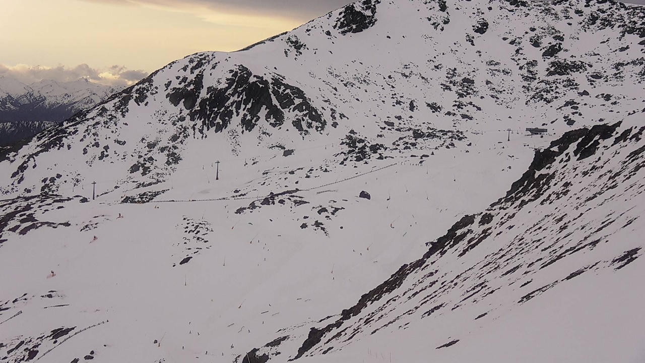 The Remarkables Sugar Bowl snow cam captured at 6 October 2026 at 3:39 pm NZDT